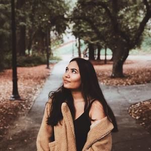 Meet your Posher, Kayla